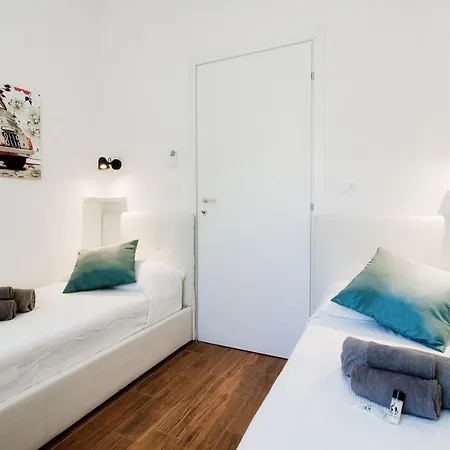 Apartment White Loft - The House Of Travelers Como
